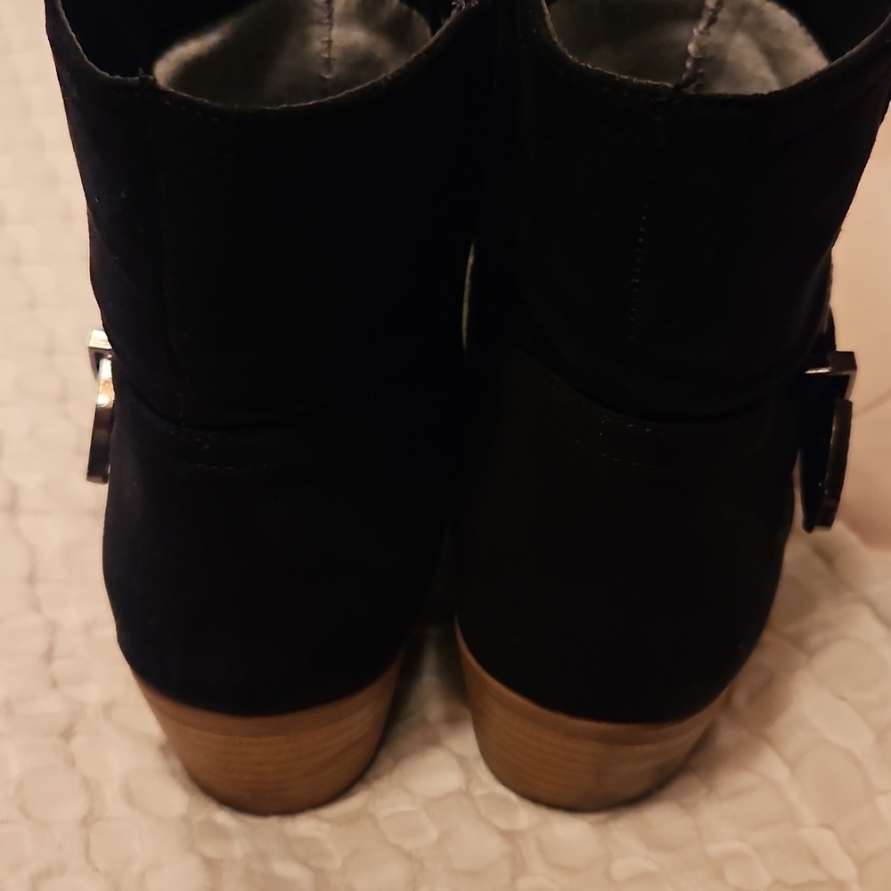 Elegant Black Ankle Boots with Buckle Accent - Picture 2 of 5